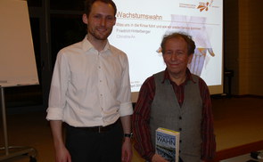 Dr. Friedrich Hinterberger (r.) mit dem Moderator der Veranstaltung, Franz Mohr.