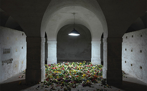 „für immer“ heißt Regula Dettwilers ortspezifische Kunstinstallation, die in der Fastenzeit 2020 in der Krypta der Linzer Ursulinenkirche zu sehen ist.